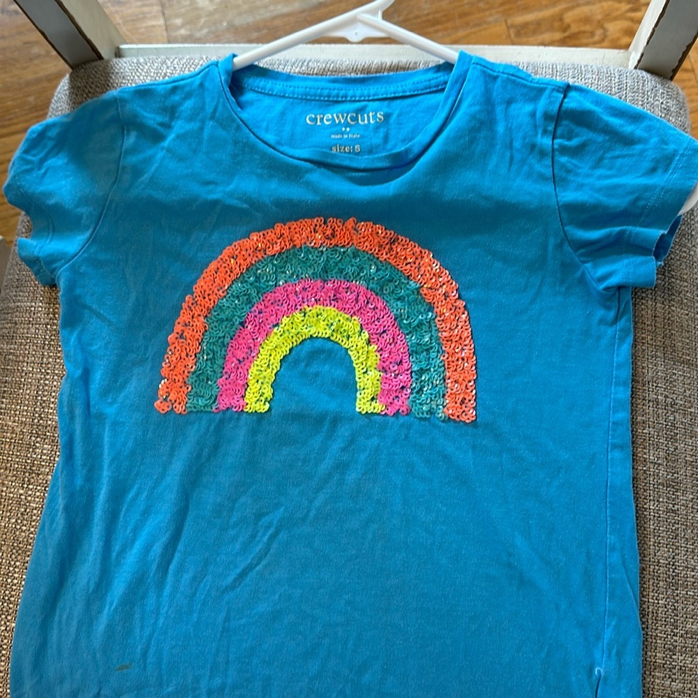 Girls blue t-shirt with sequin rainbow. Size S Crewcuts.